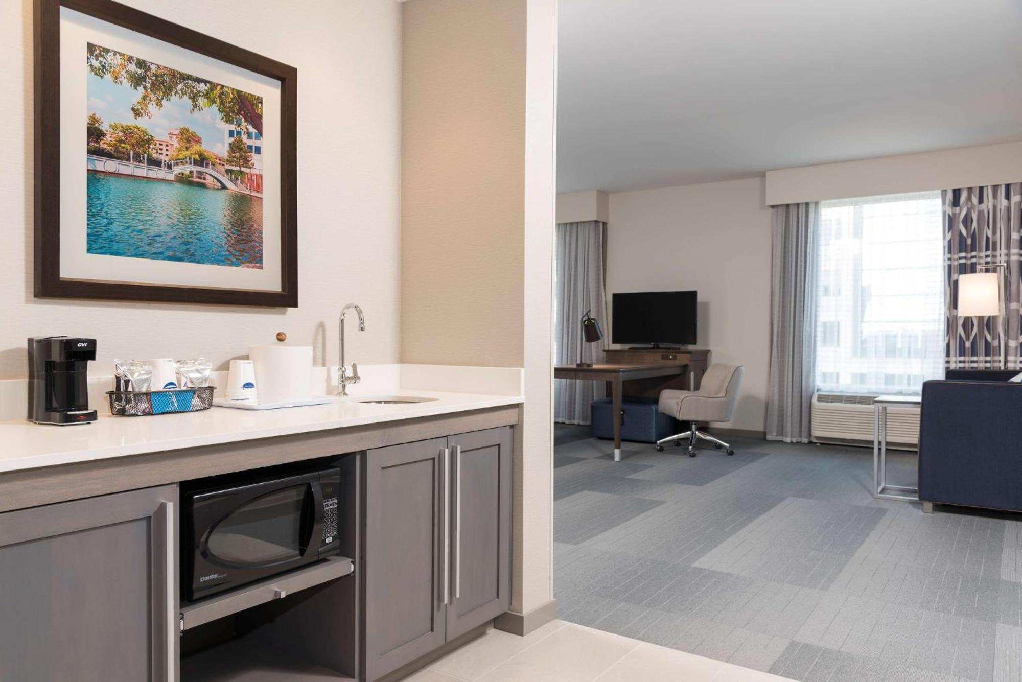 Hampton Inn & Suites Indianapolis-Keystone, In Eksteriør bilde