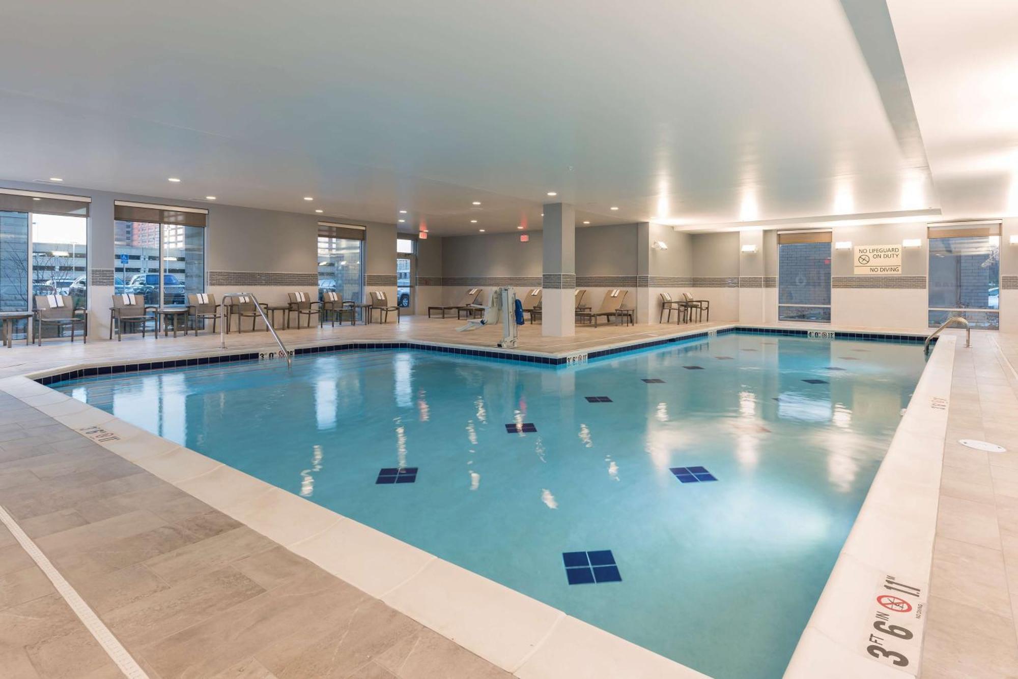 Hampton Inn & Suites Indianapolis-Keystone, In Eksteriør bilde